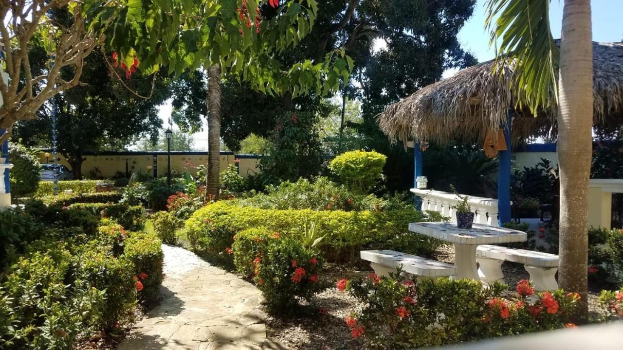 Hostel Sana El Jardin Secreto Santiago De Los Caballeros Zewnętrze zdjęcie